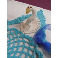 HAND CROCHETED VINTAGE COTTON DOILIE, SWANS STAND UP