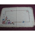 CREAM VINTAGE COTTON EMBROIDERED TRAY CLITH32 CM