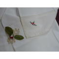 6 VINTAGE WHITE COTTON NAPPKINS WITH CROSS STITCH