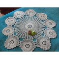 VINTAGE HAND CROCHETED COTTON ROUNDTABLE CLOTH 187 CM
