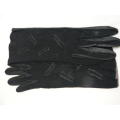 BLACK LEATHER GLOVS WITH SWADE AND PATTERN MEDIUM