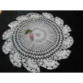 LOVELY CENTRE PICE DOILIE VINTAGE COTTON HAND CROCHETED