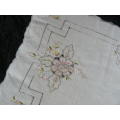 VINTAGE EMBROIDERED TRAY CLOTH COTTON 40 CM X 26 CM