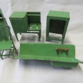 Lot of vintage Tootsietoy die cast doll house furniture