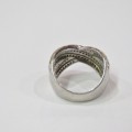Sterling silver crossover band ring with Cubic Zirconia - Weighs 6,8 grams - Size M