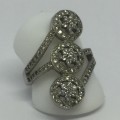 Sterling silver ring with cubic zirconias - weighs 5.9g - size Q