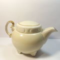 Oscar Schlegelmilch porcelain teapot with screw-on lid