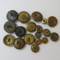 Lot of 18 buttons - Most damaged
