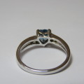 Sterling silver ring 925 with blue heart stone and 4 light purple stones - 2,6 g - Size 8/P/56
