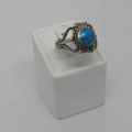 Sterling silver ring with turquoise insert - weighs 2.9g - size N
