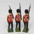 Lot of 3 Vintage Royal Welch fusiliers lead soldiers - Britains Ltd