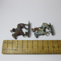 Pair of vintage cavalry lead soldiers - 30mm soldiers