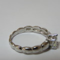 Sterling silver ring with lovely clear stone - Size 8/P - 2,8 g