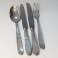 WFM set with 2 knives(different) and spoon and fork