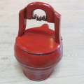 Vintage Chinese red lacquered water pitcher - Base 17 x 15,5 cm - 38 cm High