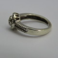 9kt White gold ring with about 66 small diamonds - Weighs 2,4 g - Size J