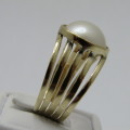 9kt Gold Mabe pearl ring - weighs 4.5g - size U/10