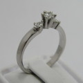 18kt White gold diamond ring with 3 diamonds of 0.33ct in total - weighs 3.2g - size N/7