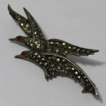 Vintage Sterling Silver marcasite flying birds brooch - weighs 5.3g