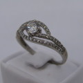 Sterling Silver ring with Cubic Zirconia - weighs 2.8 grams - size T/10