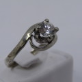 Sterling Silver ring with Cubic Zirconia - weighs 2.7 grams - size Q/8