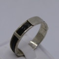 Sterling Silver ring with elephant hair - weighs 3.1 grams - size X/11