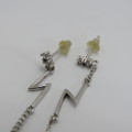 Pair of sterling silver earrings with clear stones - Weighs 1,7 g