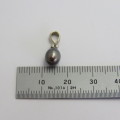18kt White gold pearl pendant with small diamond - Weighs 1,0 g