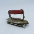 Vintage Rauco mini sad iron