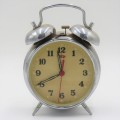 Vintage Shanghai China bedside alarm clock - Working