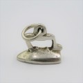 Vintage silver sad iron charm - Weighs 4,0 grams