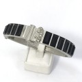 Beautiful silver plated clip-on bangle - 17cm