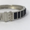 Beautiful silver plated clip-on bangle - 17cm