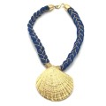 Costume jewellery necklace with shell shaped pendant - 35cm