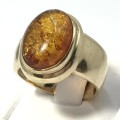 9kt Gold Amber ring - weighs 5,3g - Size N