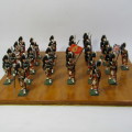 Set of 28 Scottish Highlanders marching band lead soldiers