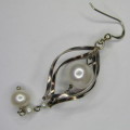 Pair of Sterling Silver earrings with pearls - weighs 8,0g