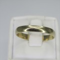 9kt Gold wedding band ring - weighs 1,6g - Size Q