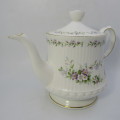 Vintage 17 piece `Chantilly` Elizabethan tea set - 4 x trios, cookie plate, sugar bowl and teapot