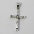 Sterling Silver Cross pendant with clear stones - weighs 2,3g