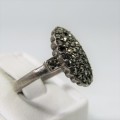 Vintage Silver Marcasite ring - missing some stones - weighs 3,7g - size K