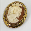 9kt Gold cameo brooch - High quality