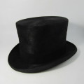 Vintage Chrity`s London fur top hat in box - size 55cm