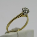 18kt Yellow Gold diamond ring with 0,,45ct round brilliant diamond - weighs 2,0g - size N