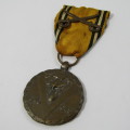 WW2 Belgium commemorative war medal with swords clasp