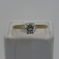 18 kt Gold ring with large Diamond of about 0,85 carat - Size Q 1/2