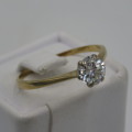 18 kt Gold ring with large Diamond of about 0,85 carat - Size Q 1/2