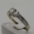 14kt White Gold ring with 13 diamonds totalling 1,5 carat Diamonds SI / G - Size T