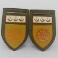 Pair of SADF Regiment de Wet tupperware flashes with OFS command bar