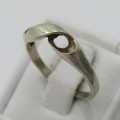Vintage Sterling silver ring - weighs 2,0g - size M 1/2